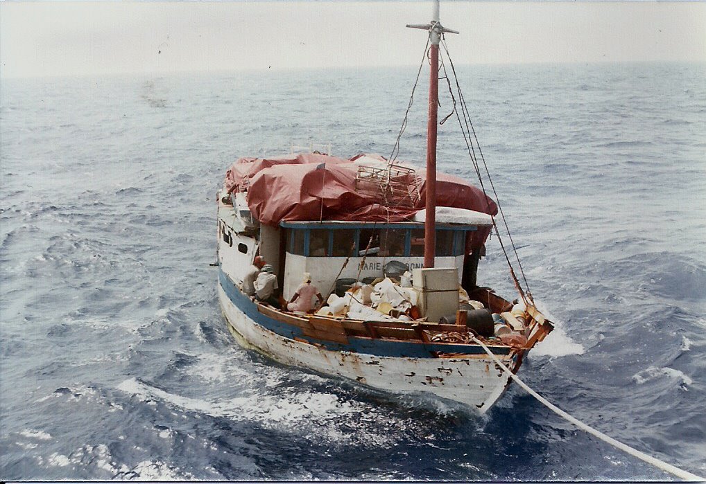 USS Stark rescues passengers aboard Marie Meudonne.
