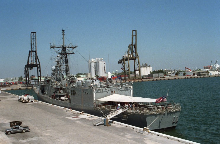 23 May 1992: Port Everglades, Fla. - Port quarter bow view of Stark moored to the pier.