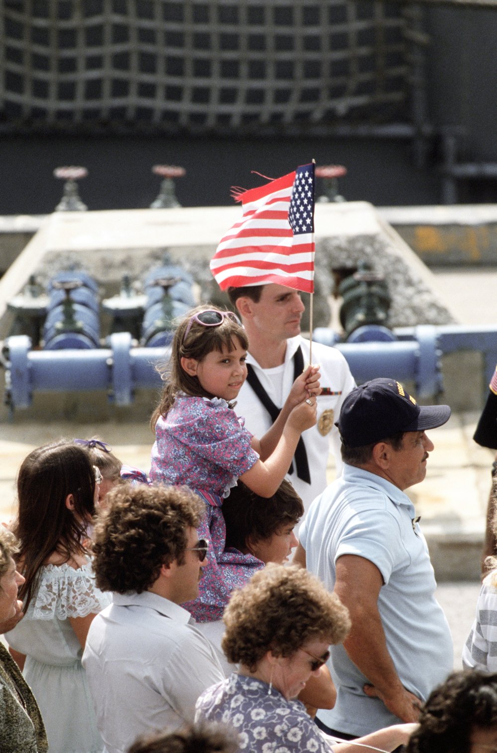 01SEP88 USS Stark pulls into Mayport Naval Station.